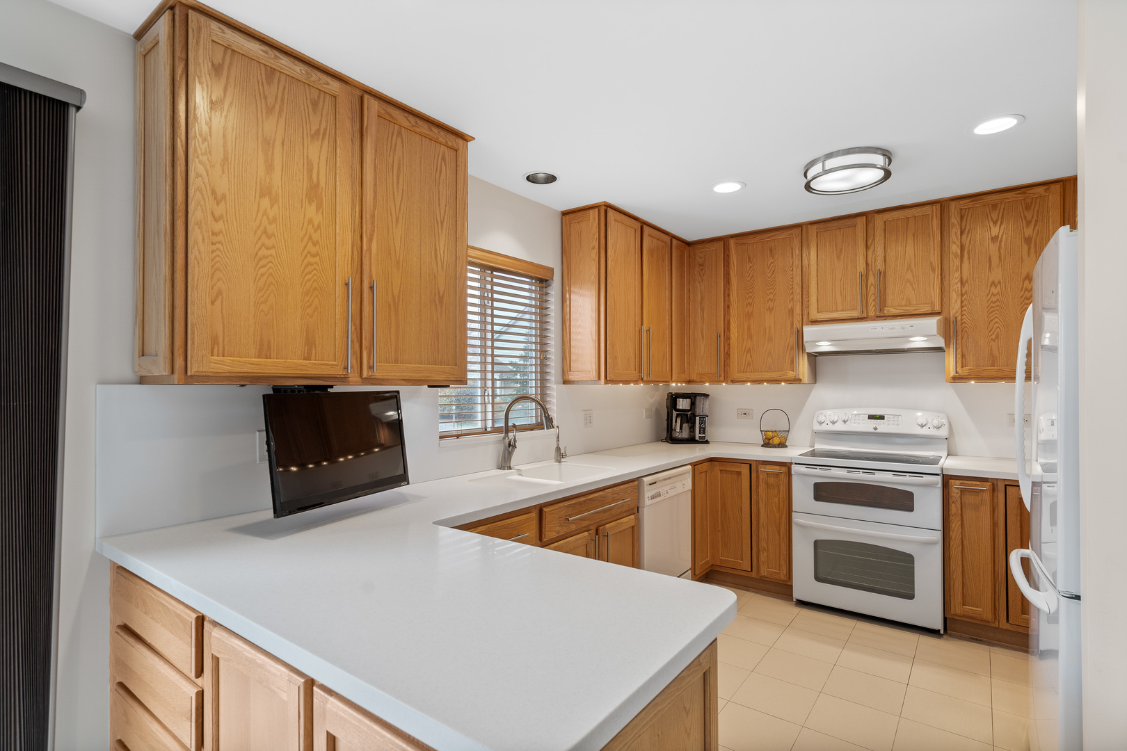 312 South Church Road Bensenville, IL 60106 - Photo 8 of 36 Gallery Image 8