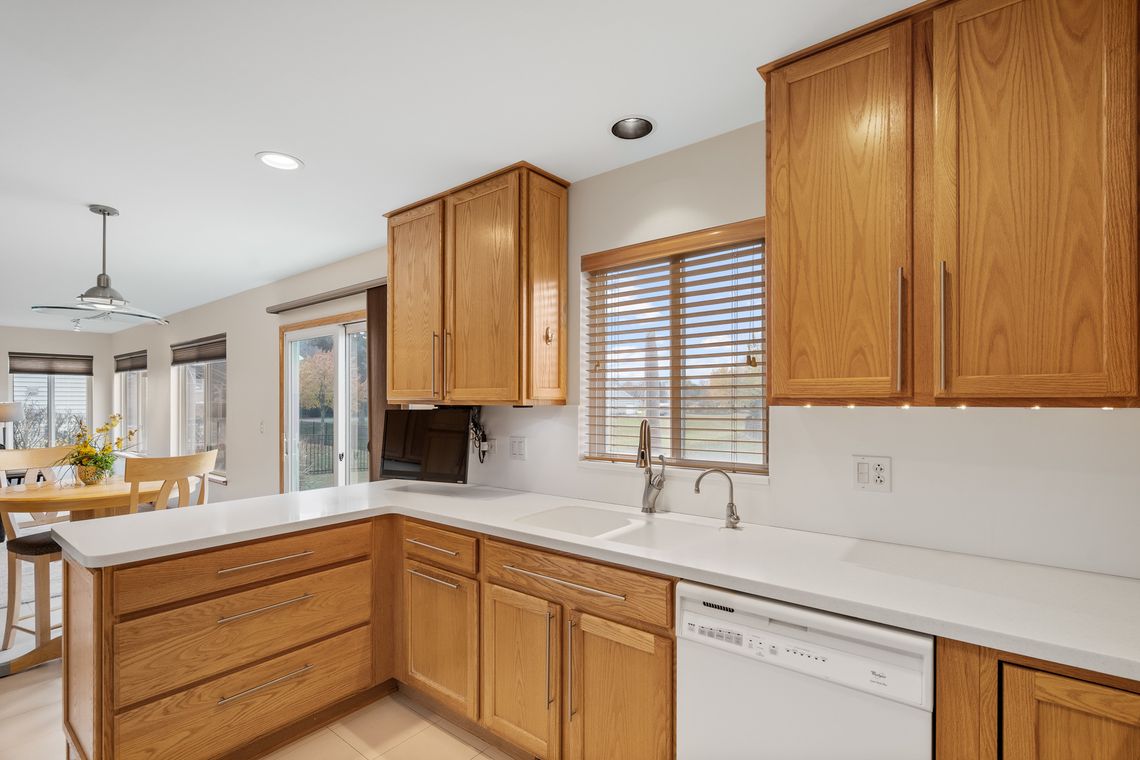 312 South Church Road Bensenville, IL 60106 - Photo 9 of 36 Gallery Image 9