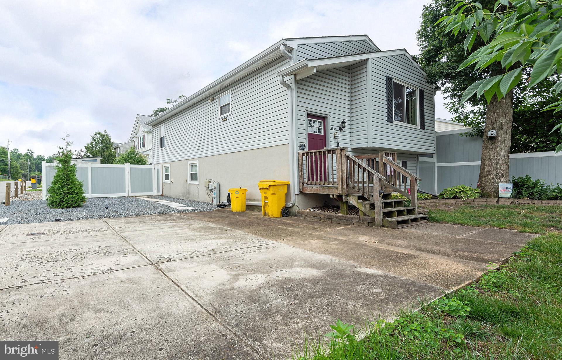 7823 East Shore Road Pasadena, MD 21122 - Photo 3 of 29 Gallery Image 3