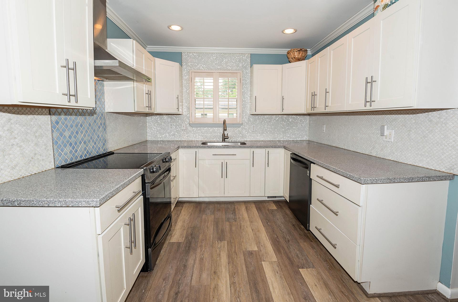 7823 East Shore Road Pasadena, MD 21122 - Photo 8 of 29 Gallery Image 8