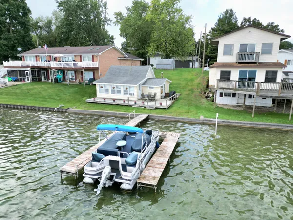 $295,000 | 19536 Lakeshore Drive, Three Rivers, MI 49093