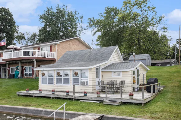 $295,000 | 19536 Lakeshore Drive, Three Rivers, MI 49093