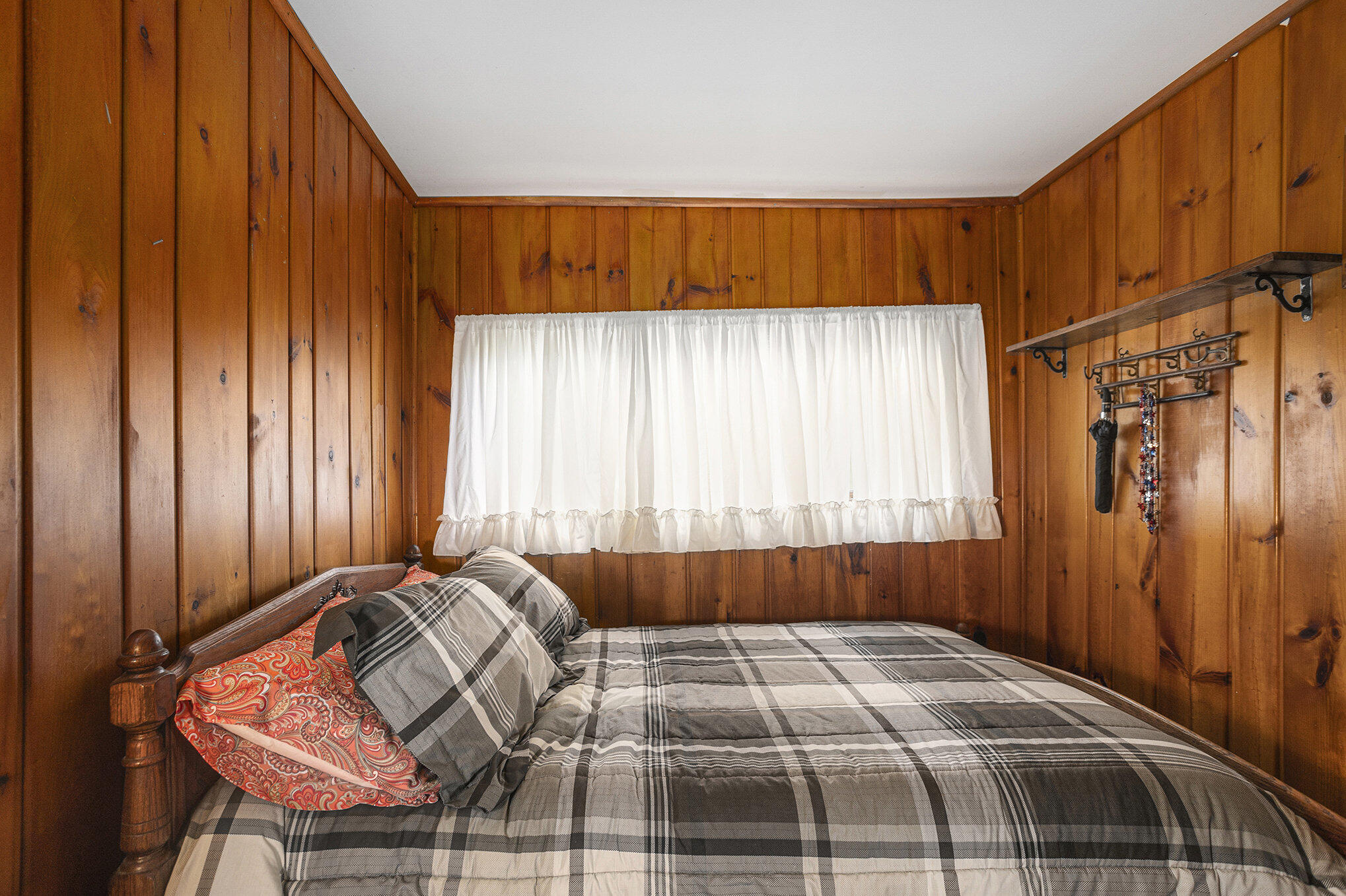 19536 Lakeshore Drive Three Rivers, MI 49093 - Photo 10 of 26 009_581a6569_629