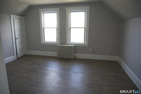 $1,380 | 3371-3373 Main Street, Hartford, CT 06120