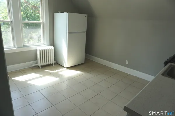 $1,380 | 3371-3373 Main Street, Hartford, CT 06120