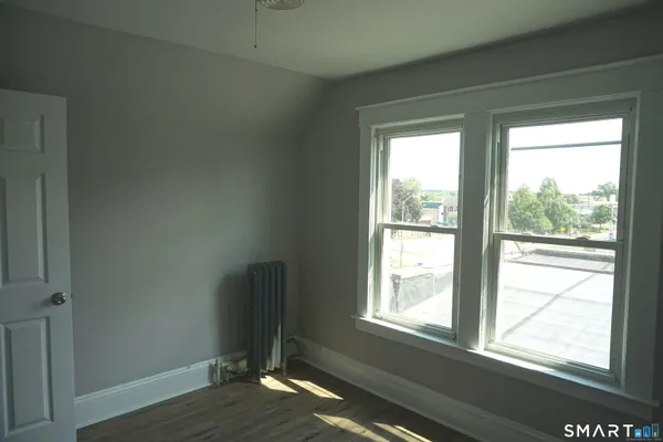 $1,380 | 3371-3373 Main Street, Hartford, CT 06120