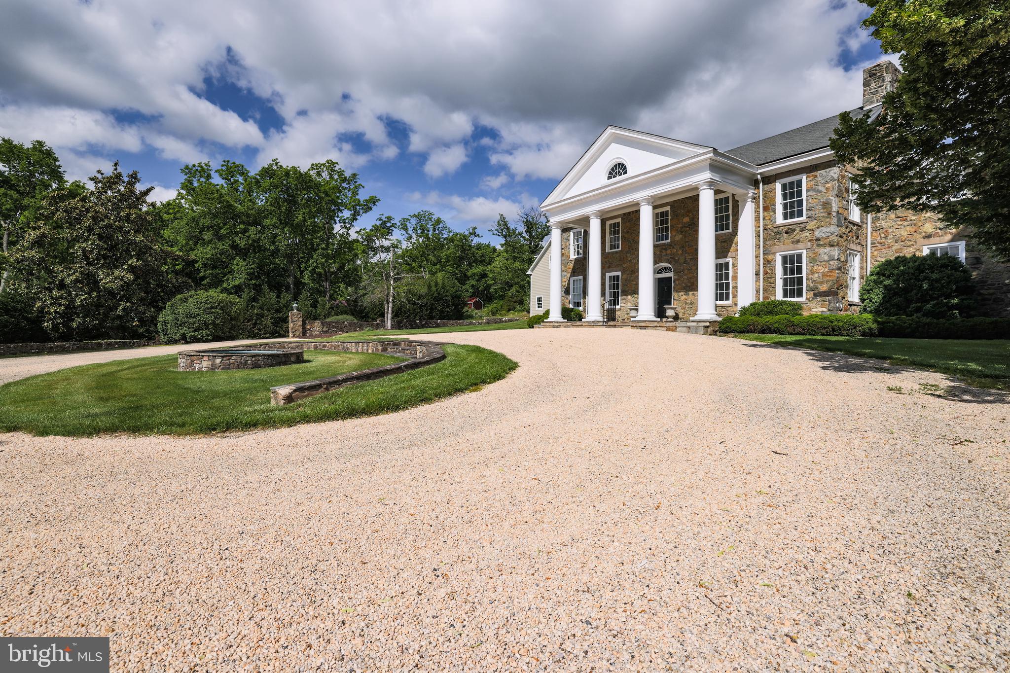 17781 Roxbury Hall Road Leesburg, VA 20175 - Photo 85 of 107 Circular driveway entrance to main level