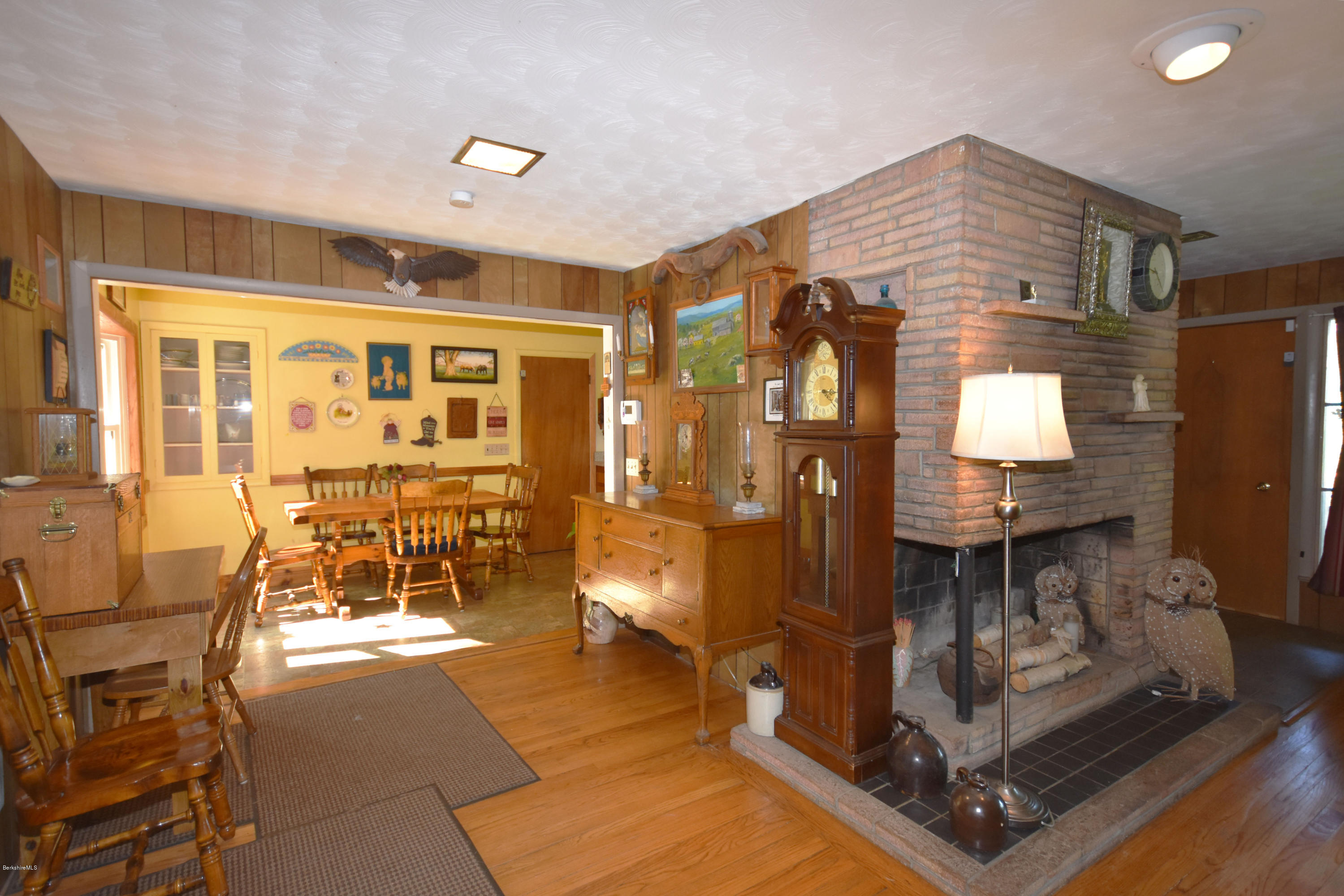 529 Kirchner Road Dalton, MA 01226 - Photo 4 of 38 Entry
