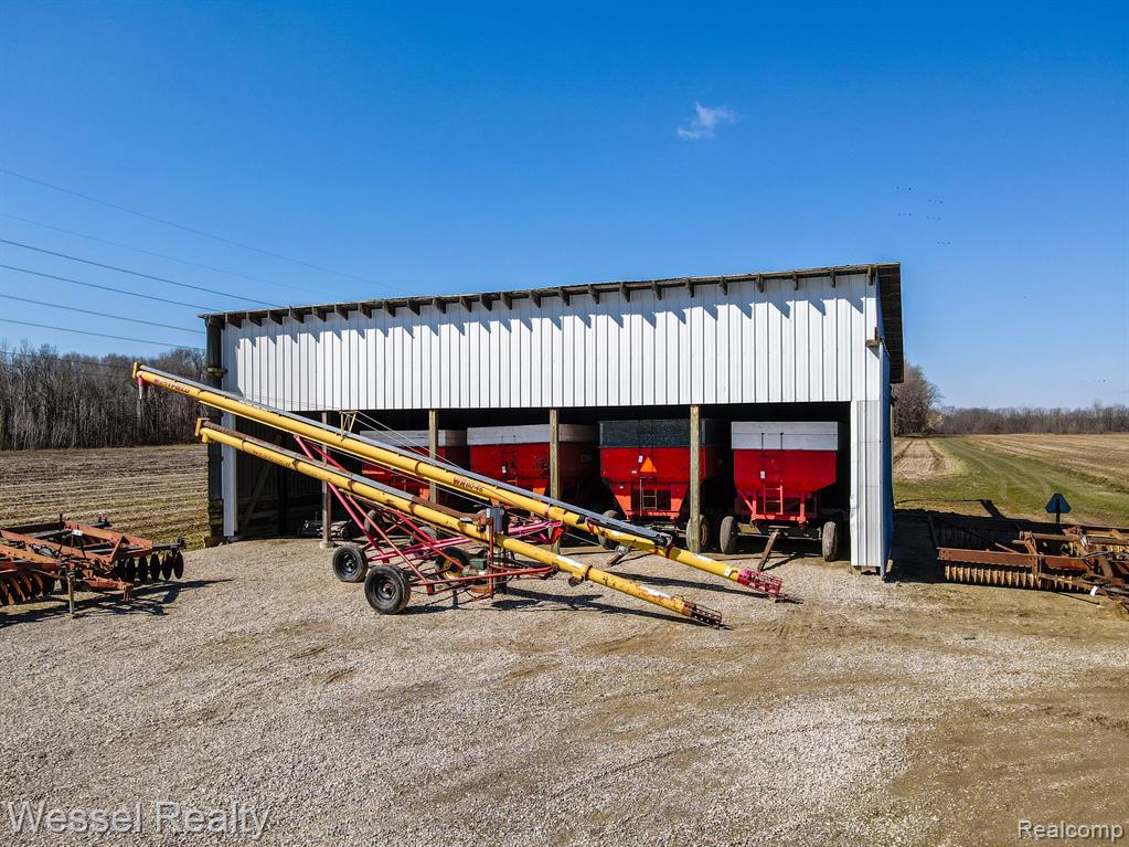 72121 McFadden Road Armada, MI 48005 - Photo 40 of 47