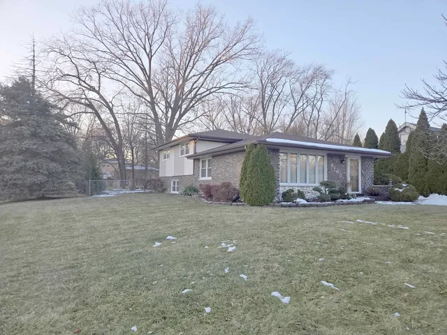 $469,000 | 8103 Gladys Lane, Palos Hills, IL 60465