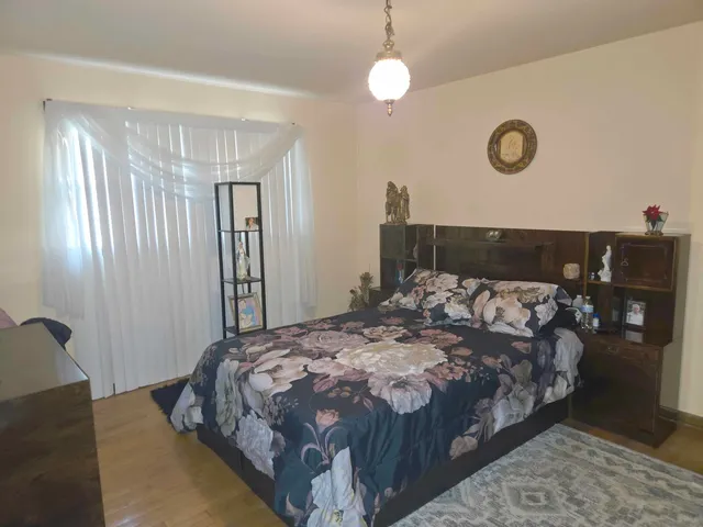 $469,000 | 8103 Gladys Lane, Palos Hills, IL 60465