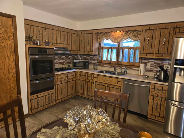 $469,000 | 8103 Gladys Lane, Palos Hills, IL 60465