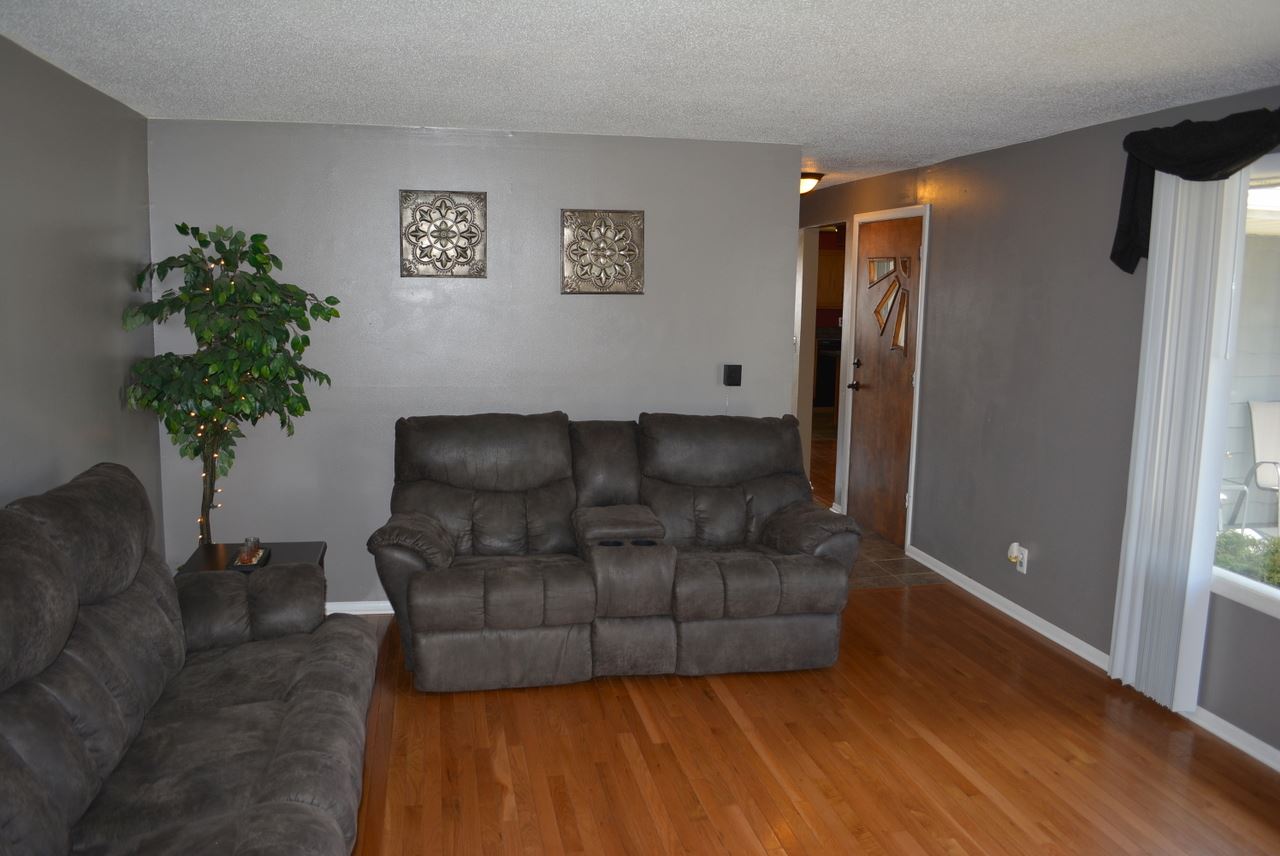 1016 East Cooper Road Muncie, IN 47303 - Photo 5 of 32 Gallery Image 5