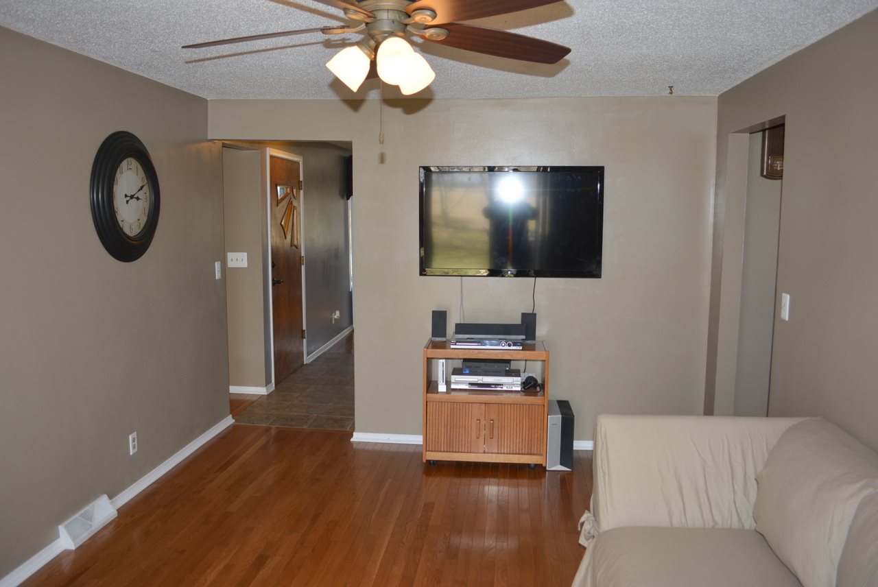 1016 East Cooper Road Muncie, IN 47303 - Photo 8 of 32 Gallery Image 8