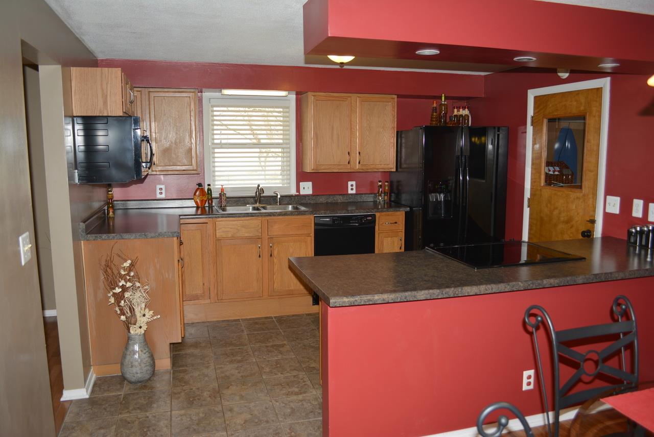 1016 East Cooper Road Muncie, IN 47303 - Photo 9 of 32 Gallery Image 9