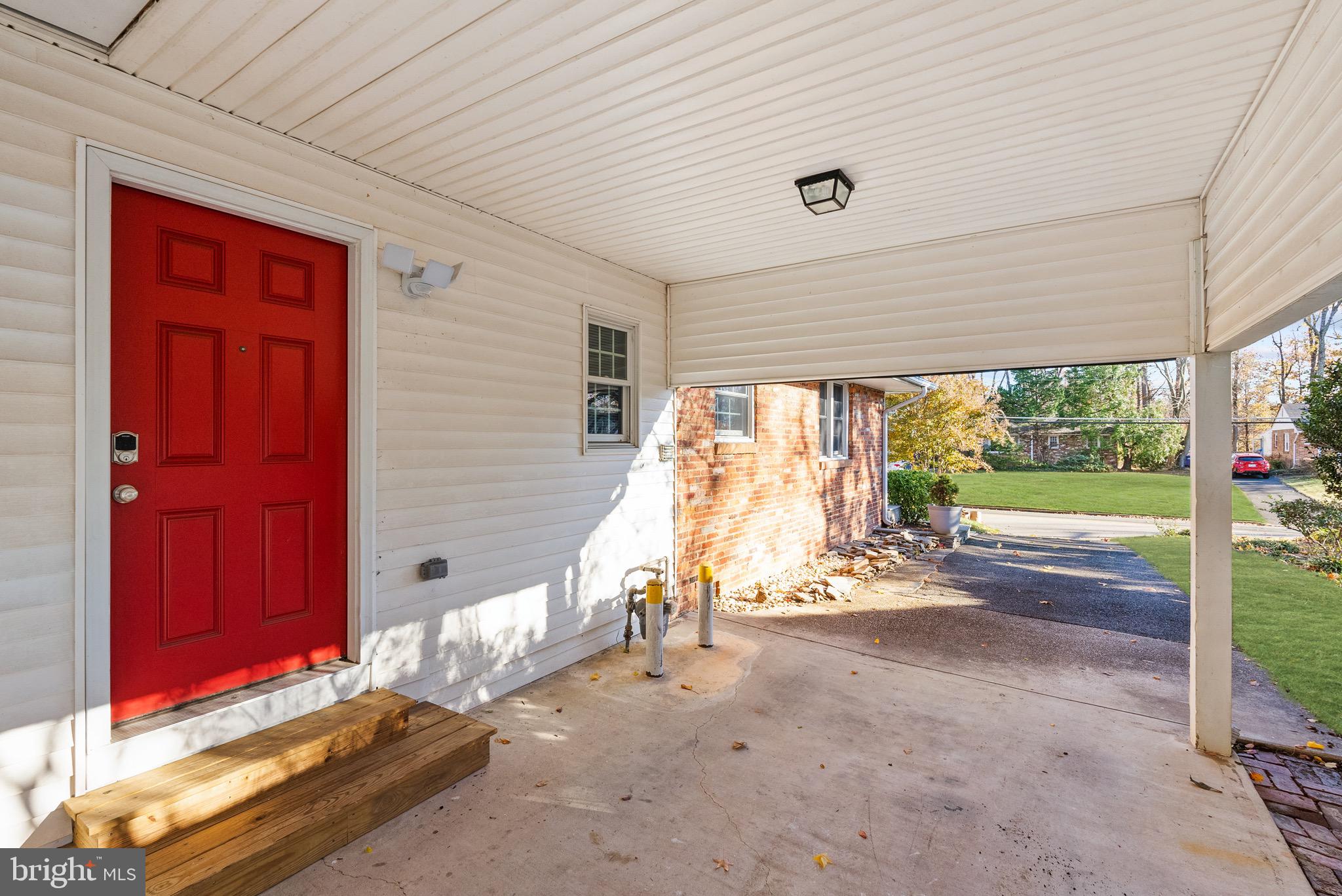 2002 Shenandoah Road Alexandria, VA 22308 - Photo 8 of 20 a view of backyard with hardwood