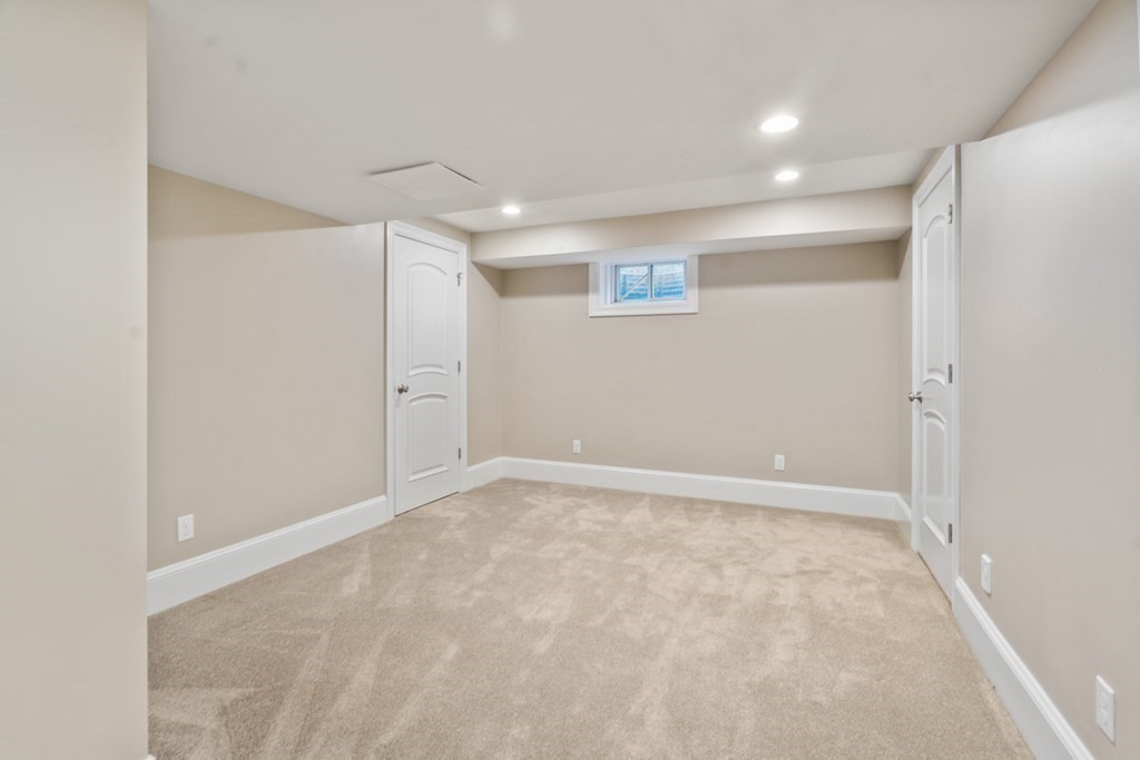 149 Bristol Road Wellesley, MA 02481 - Photo 31 of 39 Gallery Image 31
