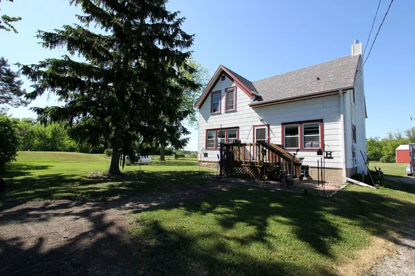 $800,000 | S106-w17518 Muskego Dam Drive, Muskego, WI 53150