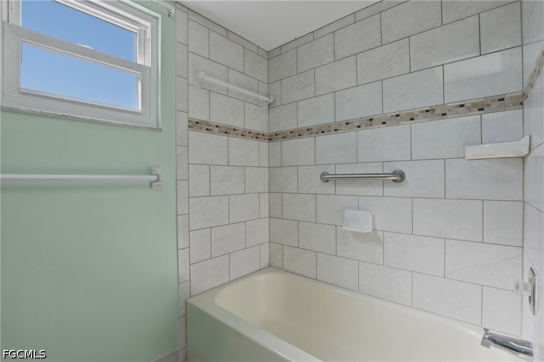 12878 Iona Road Fort Myers, FL 33908 - Photo 25 of 40