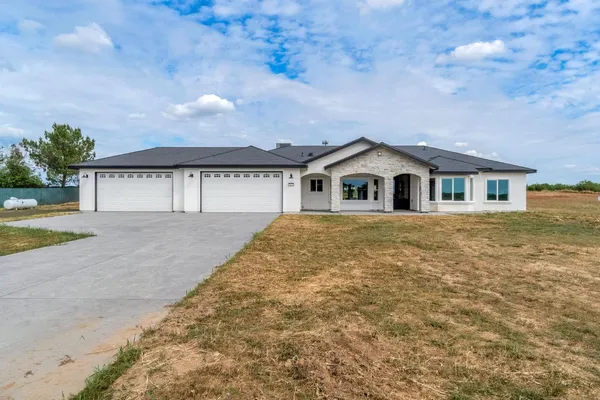 $800,000 | 21035 Forest Glen Road, Madera, CA 93638