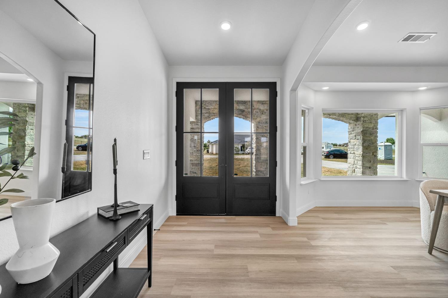 21035 Forest Glen Road Madera, CA 93638 - Photo 5 of 38 a view of an entryway of a house