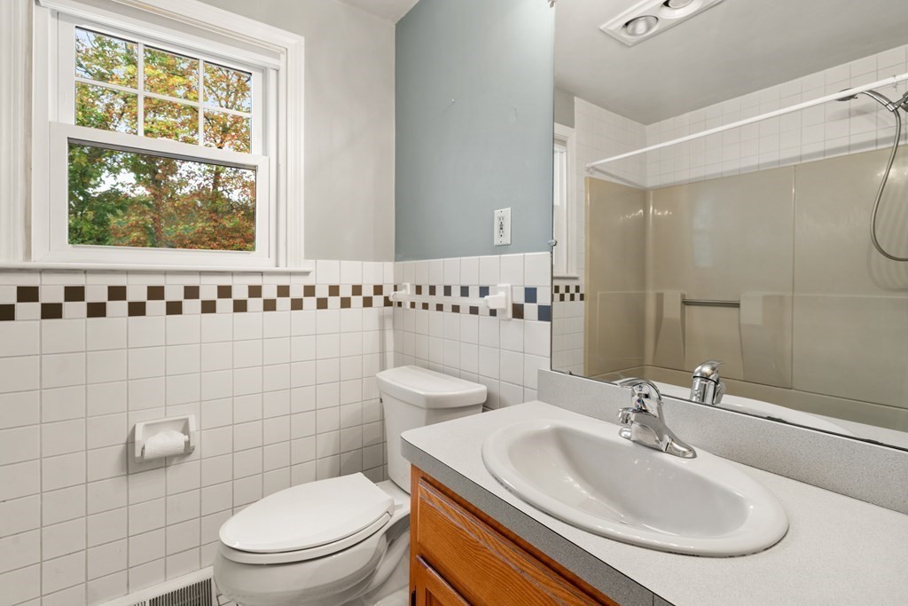 11 Arnold Road Norwood, MA 02062 - Photo 11 of 29 Gallery Image 11
