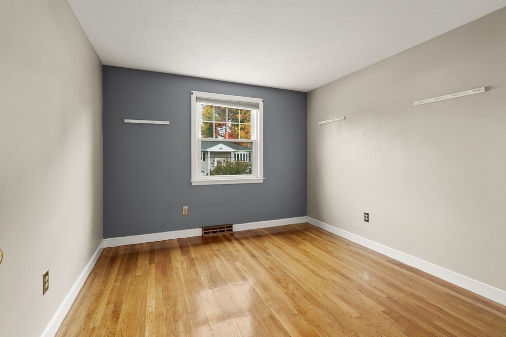 11 Arnold Road Norwood, MA 02062 - Photo 12 of 29 Gallery Image 12