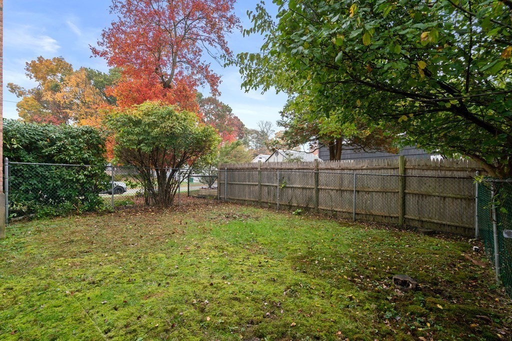 11 Arnold Road Norwood, MA 02062 - Photo 25 of 29 Gallery Image 25