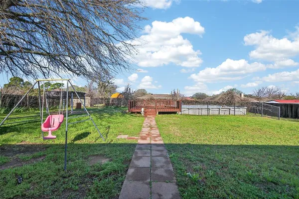 $295,000 | 420 Robert Drive, Springtown, TX 76082