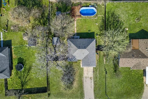$295,000 | 420 Robert Drive, Springtown, TX 76082