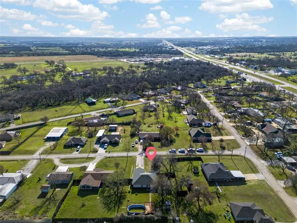 $295,000 | 420 Robert Drive, Springtown, TX 76082