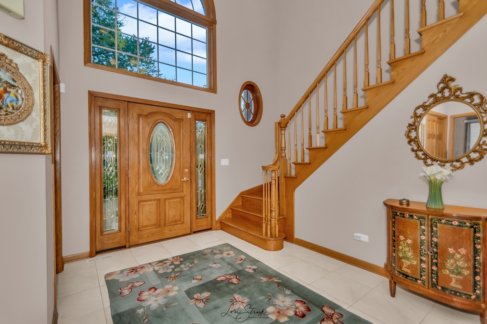640 Ford Lane Bartlett, IL 60103 - Photo 21 of 46 a view of an entryway with wooden floor