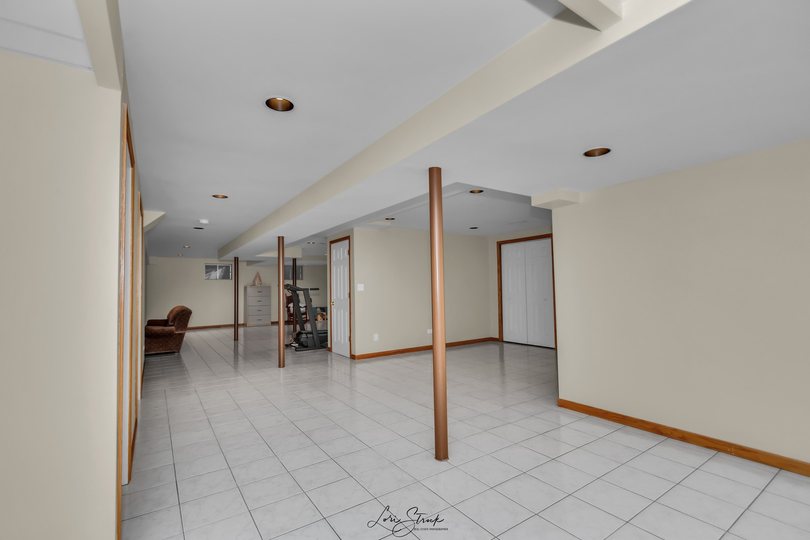 640 Ford Lane Bartlett, IL 60103 - Photo 45 of 46 a view of a livingroom with a fireplace