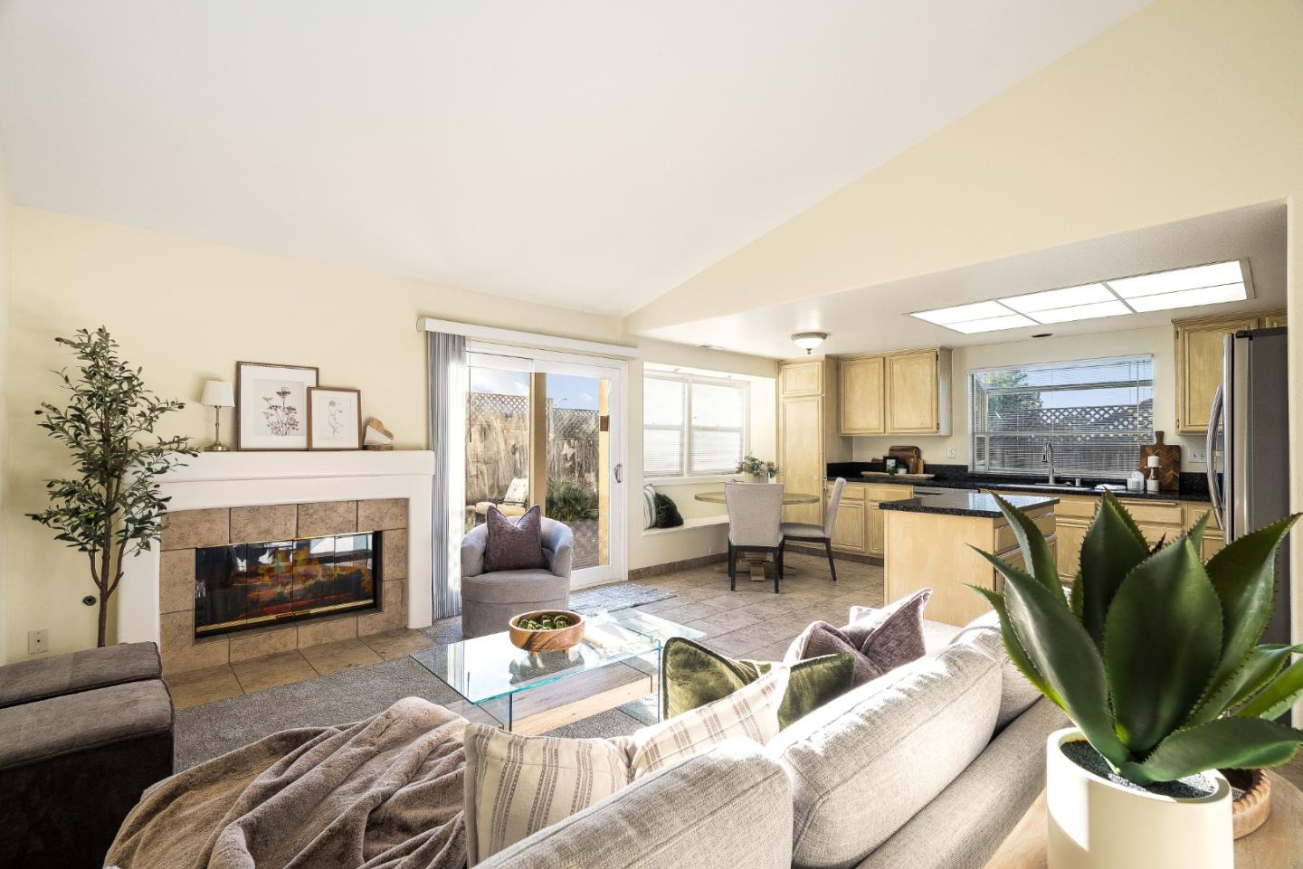 292 Quebrada Del Mar Road Marina, CA 93933 - Photo 11 of 35