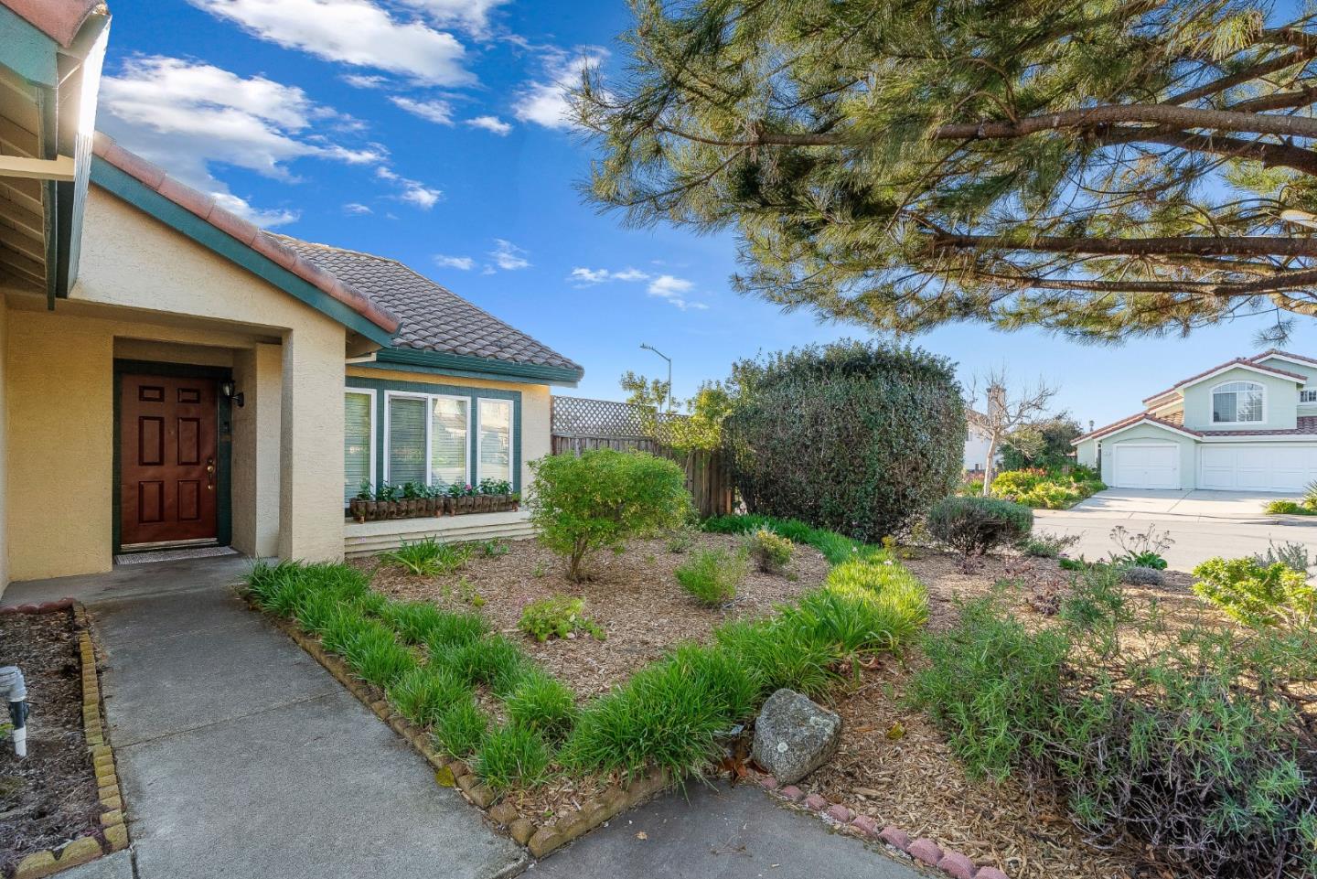 292 Quebrada Del Mar Road Marina, CA 93933 - Photo 3 of 35