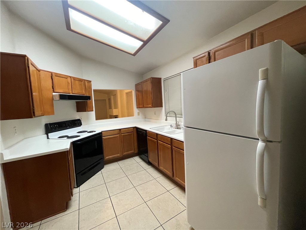 2826 Secret Canyon Road Henderson, NV 89074 - Photo 4 of 10