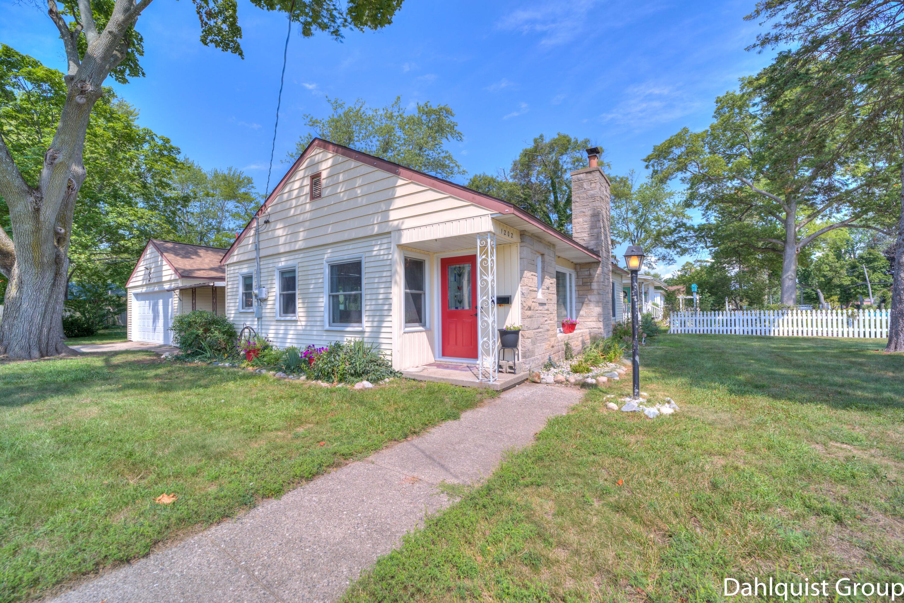 1202 Ruddiman Drive Muskegon, MI 49445 - Photo 1 of 71 1202 Ruddiman Fina (1 of 77)