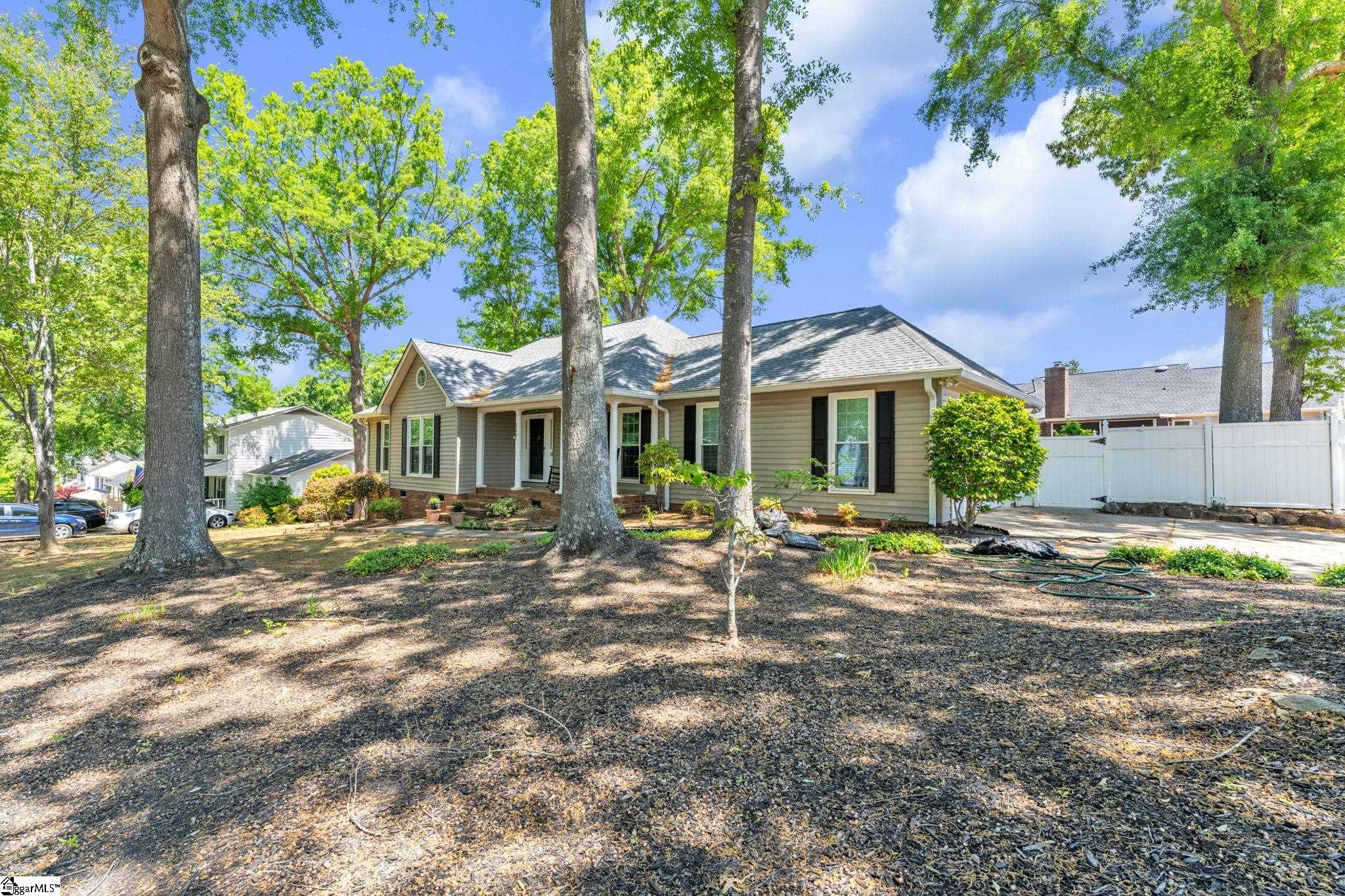 200 Spring Meadow Road Simpsonville, SC 29680 - Photo 2 of 33