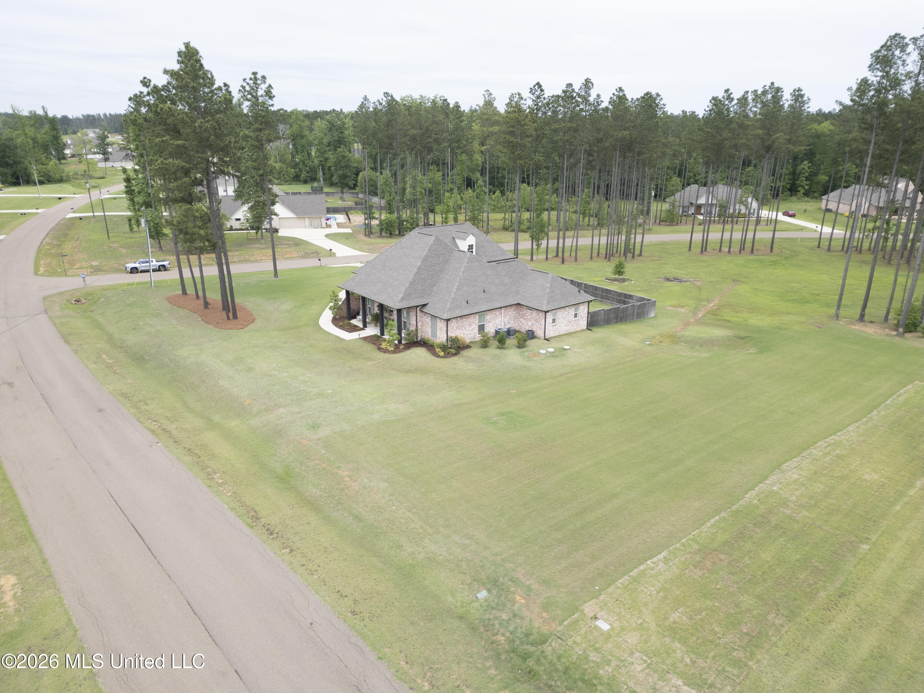 400 Fallen Acorn Circle Brandon, MS 39047 - Photo 5 of 49 400 Fallen Acorn Cir drone -2