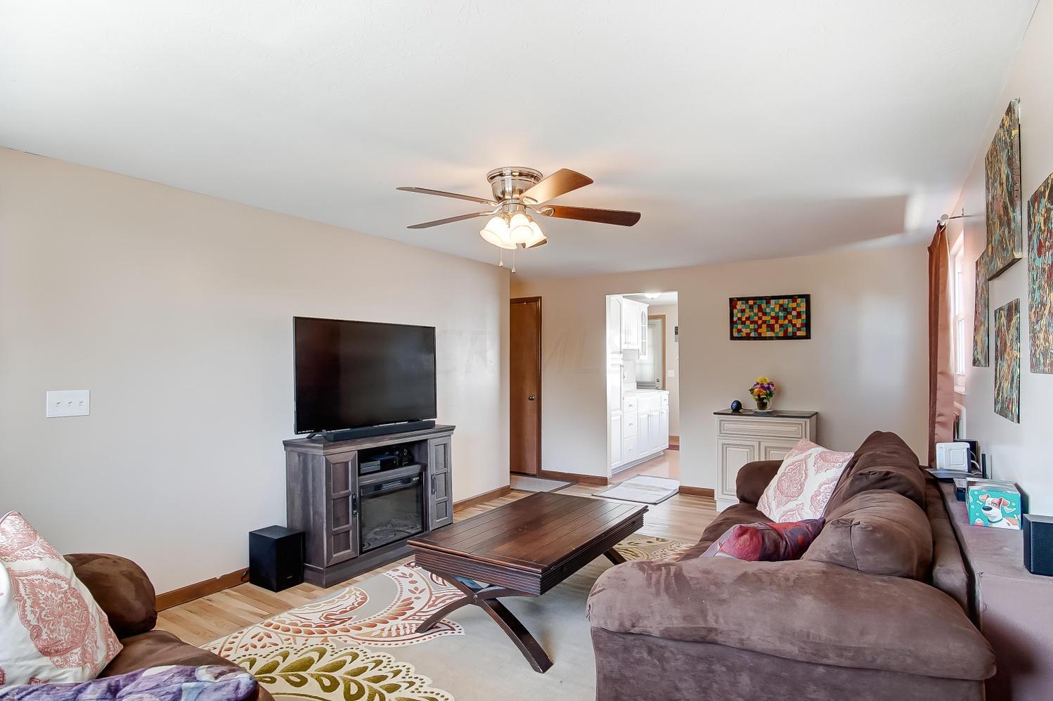 3884 Lexmont Road South Columbus, OH 43228 - Photo 6 of 21 Gallery Image 6