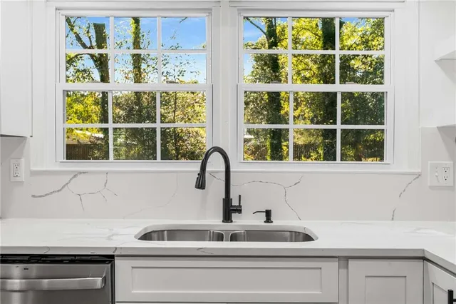 a close view of sink and tap