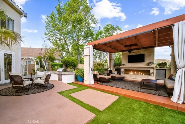 $1,198,800 | 21634 Canyon Heights Circle, Saugus, CA 91390