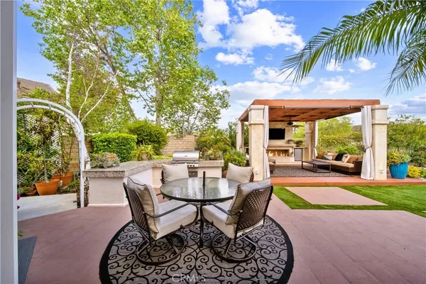 $1,198,800 | 21634 Canyon Heights Circle, Saugus, CA 91390