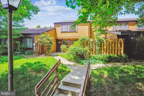 $615,500 | 9082 Arlington Boulevard, Fairfax, VA 22031