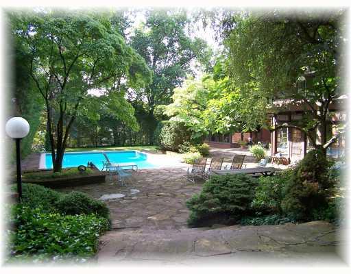 5445 Darlington Road Pittsburgh, PA 15217 - Photo 2 of 18 Swimming Pool/Hot Tub/Sauna.