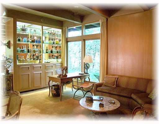 5445 Darlington Road Pittsburgh, PA 15217 - Photo 11 of 18 Den/Family/Great Room.