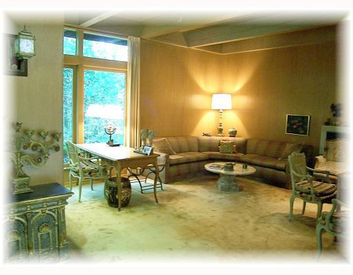 5445 Darlington Road Pittsburgh, PA 15217 - Photo 12 of 18 Den/Family/Great Room.