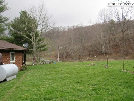 280 Calhoun Road West Jefferson, NC 28694 - Photo 17 of 39 Gallery Image 17