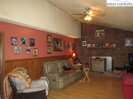280 Calhoun Road West Jefferson, NC 28694 - Photo 4 of 39 Gallery Image 4