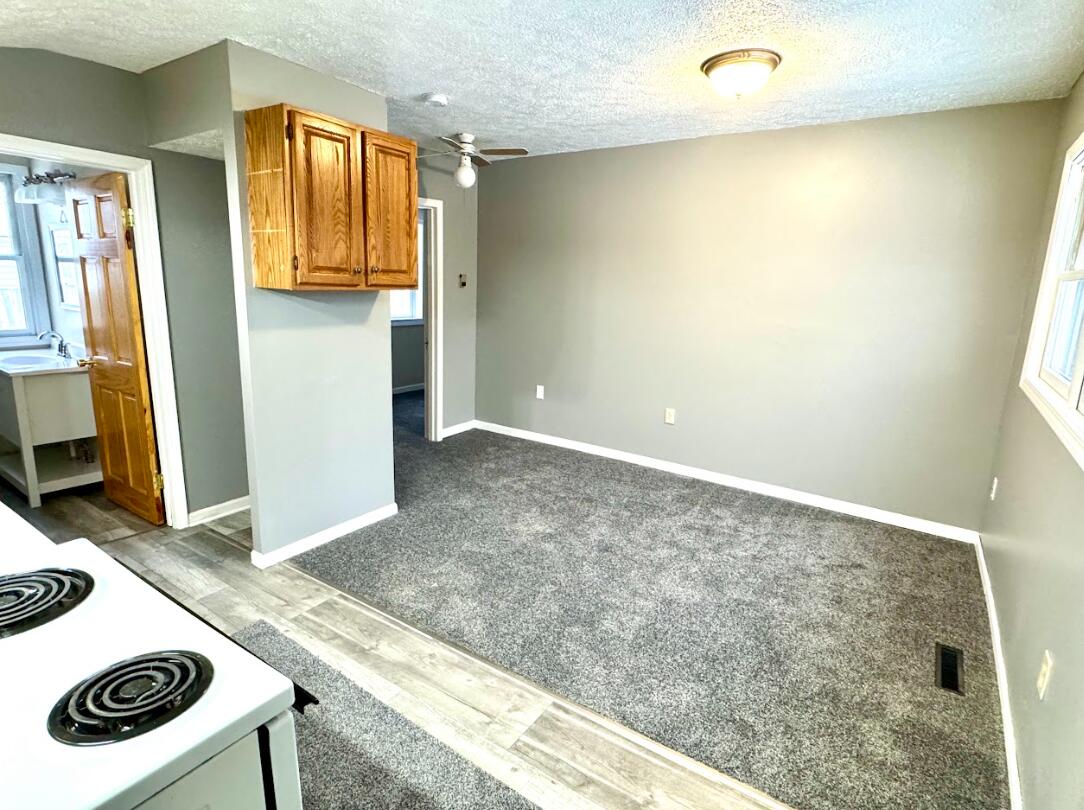 46 Grove Galesburg, MI 49053 - Photo 9 of 26 Living Room Unit 3